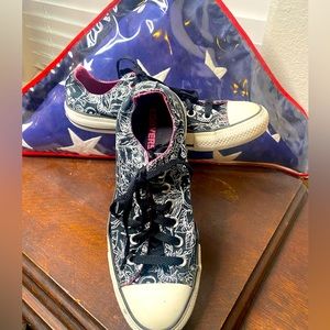 Women’s all American converse, tennis shoes